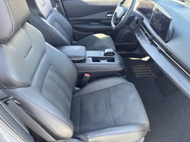 Used 2024 Nissan Ariya AWD image 32