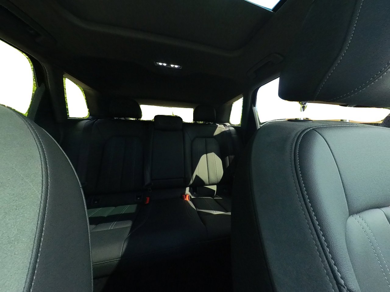 Used 2025 Audi Q4 e-tron Premium Plus image 41