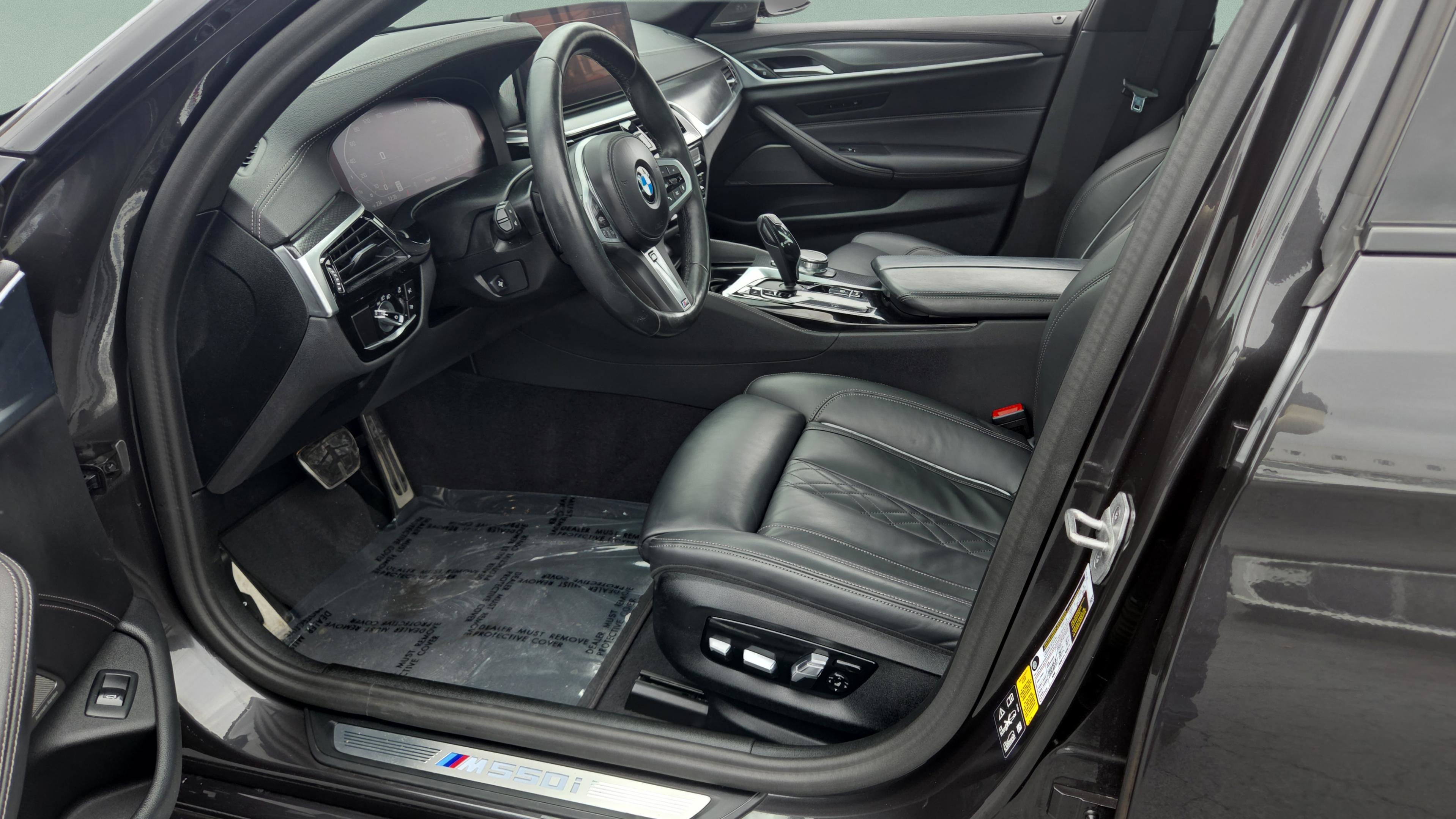 Used 2023 BMW M550i xDrive AWD/4WD image 9