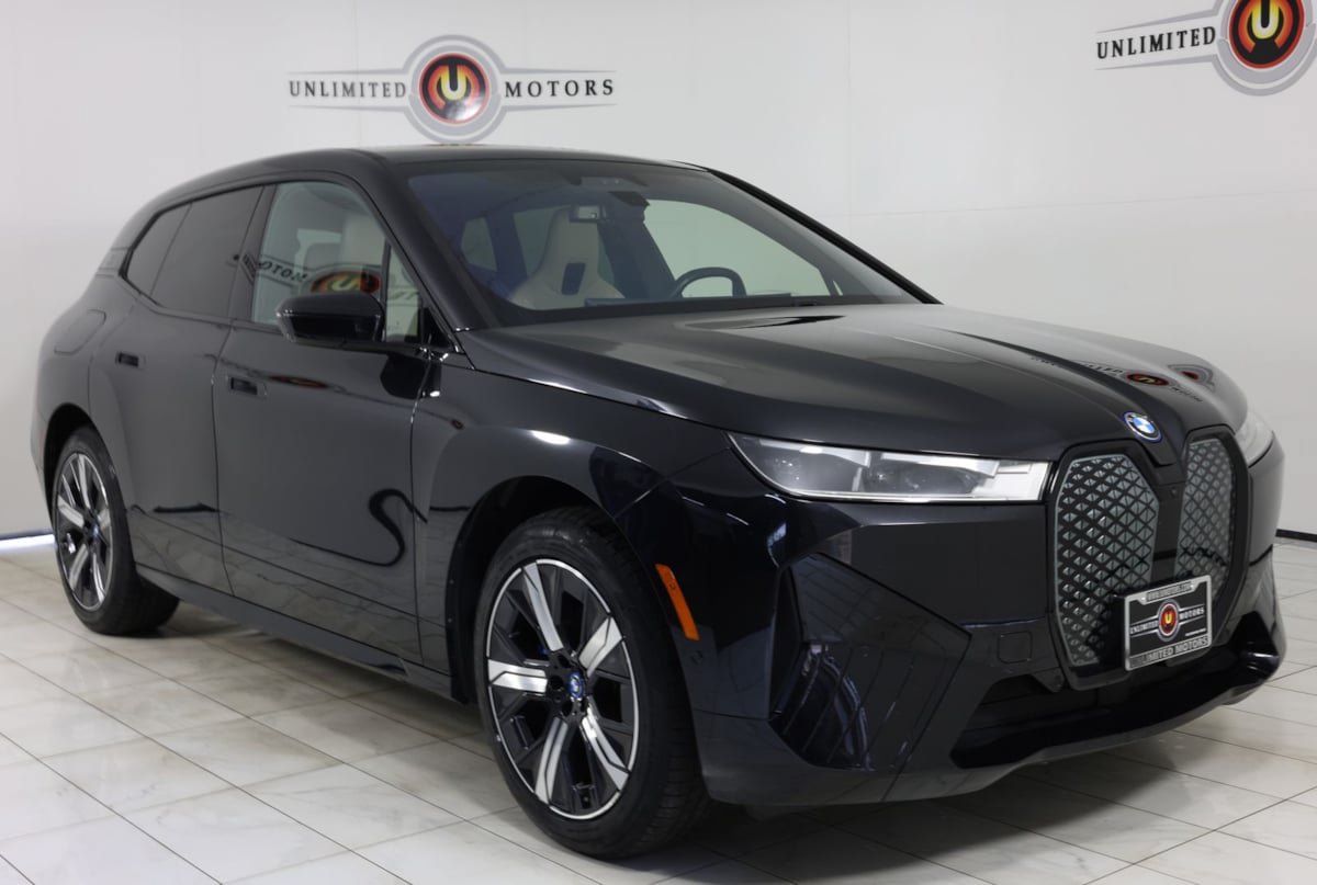 Used 2024 BMW iX xDrive50 w/ Premium Package AWD/4WD image 36