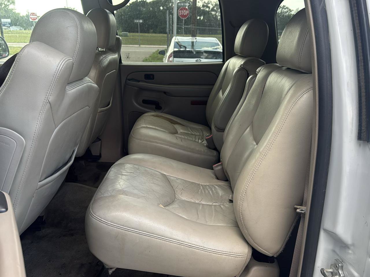 Used 2006 Chevrolet Suburban Z71 w/ Z71 Preferred Equipment Group AWD/4WD image 11