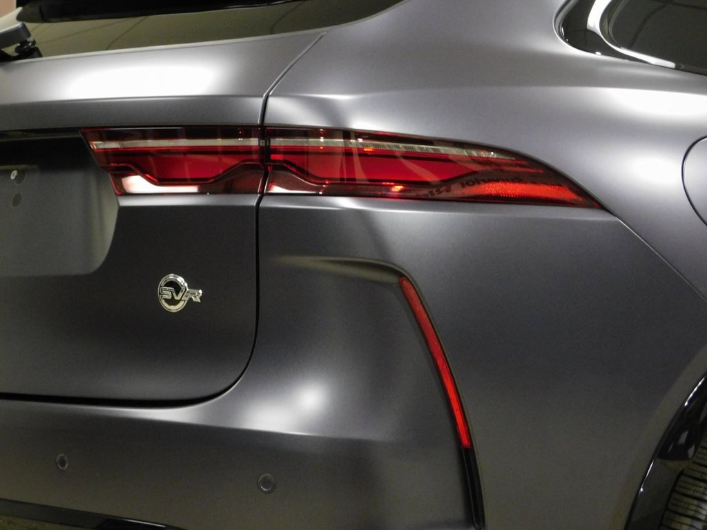 Used 2024 Jaguar F-PACE SVR image 90