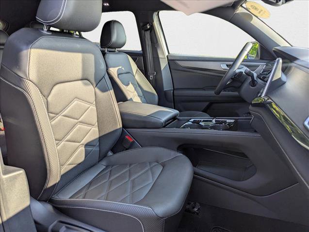 Certified 2025 Volkswagen Atlas Cross Sport SE w/ Panoramic Sunroof Package image 24