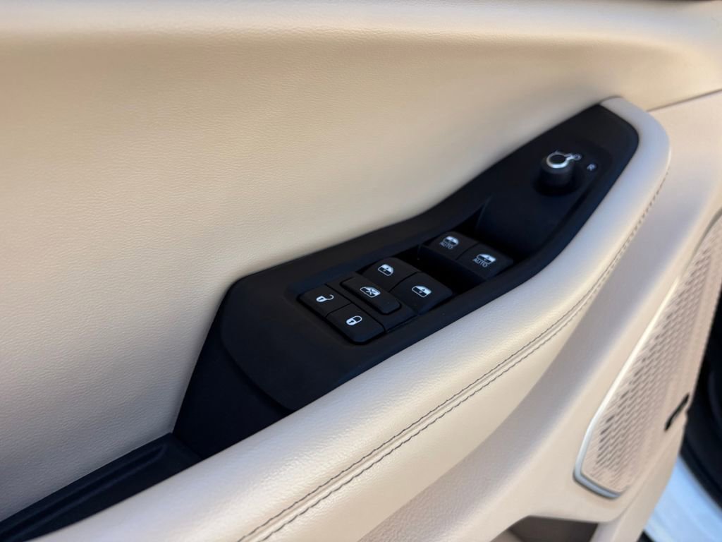 Used 2022 Jeep Grand Cherokee L Limited image 25