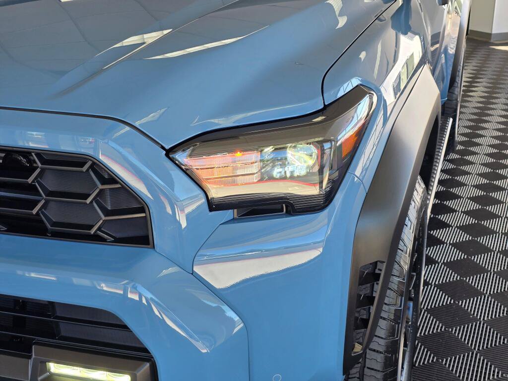 Certified 2025 Toyota 4Runner TRD Off-Road Premium AWD/4WD image 9
