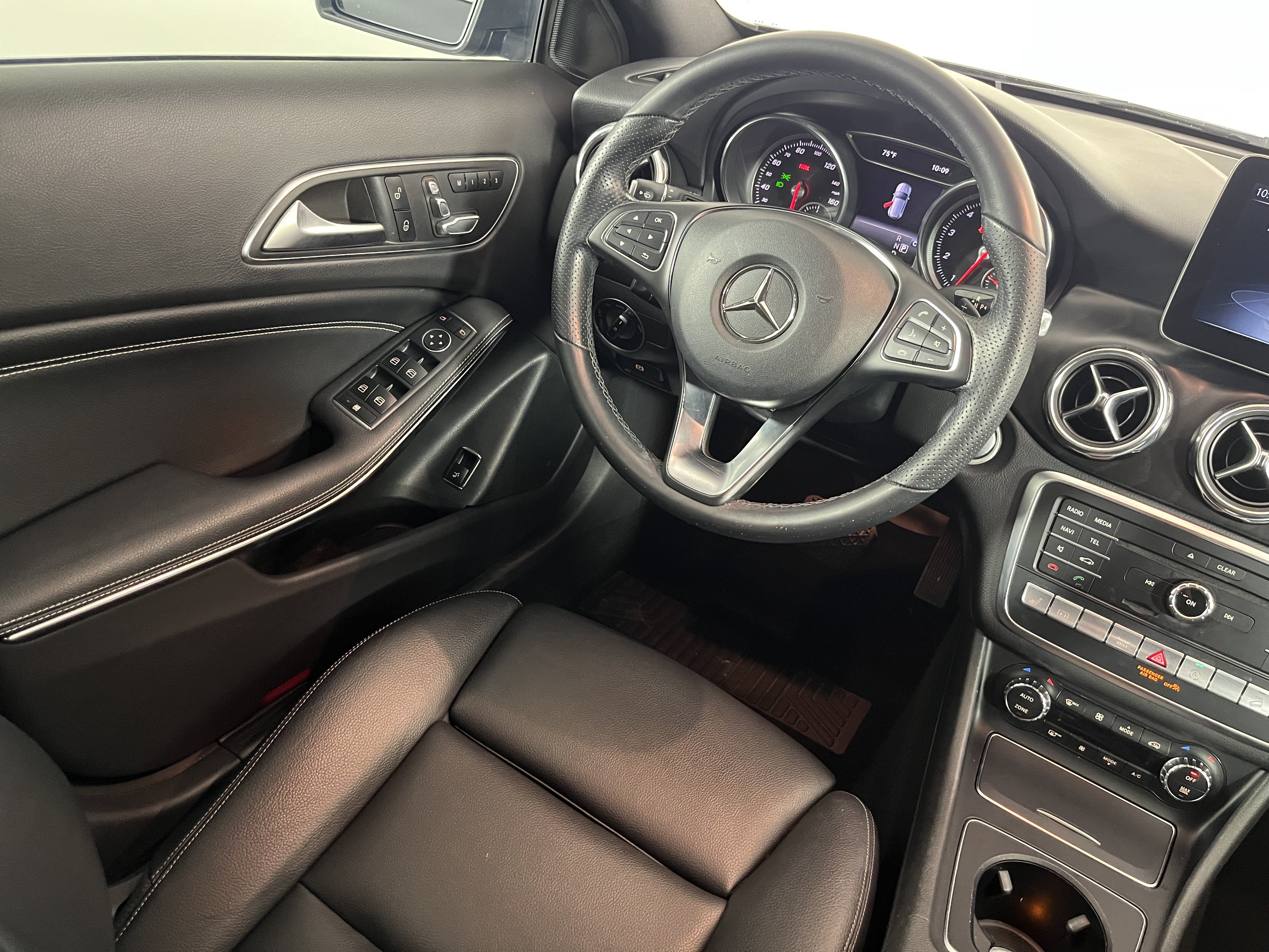 Used 2019 Mercedes-Benz GLA 250 4MATIC image 9