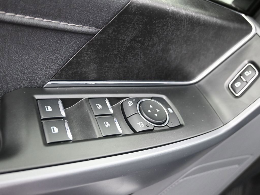 New 2025 Ford F150 Lightning XLT image 15