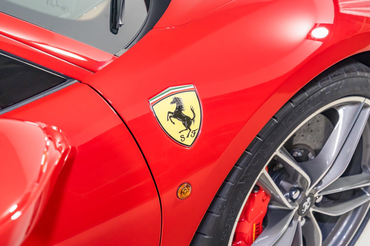 Used 2018 Ferrari 488 GTB RWD image 29