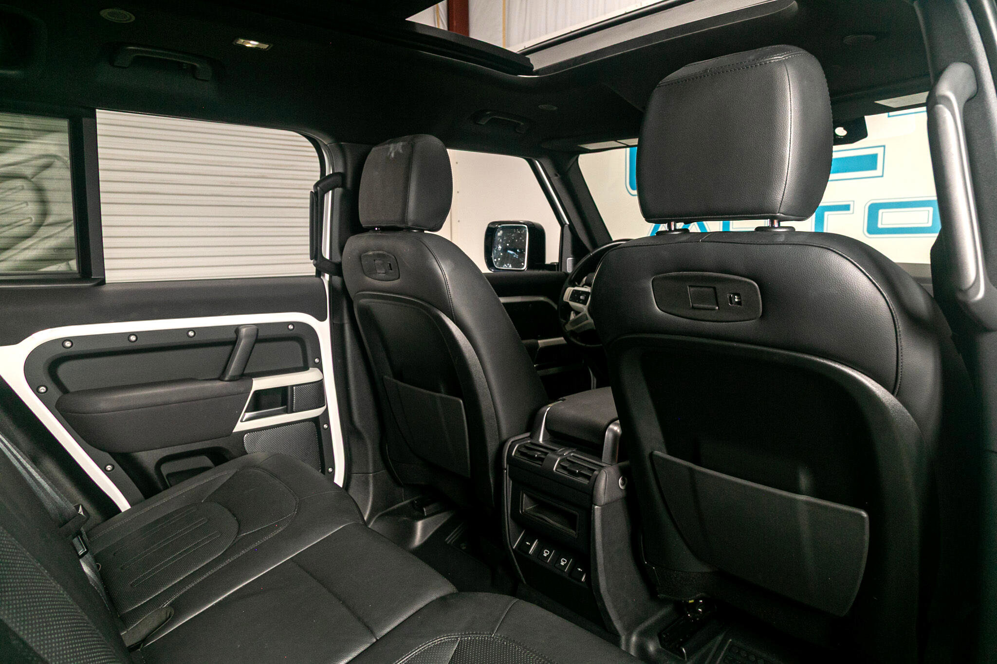 Used 2022 Land Rover Defender 110 S image 6