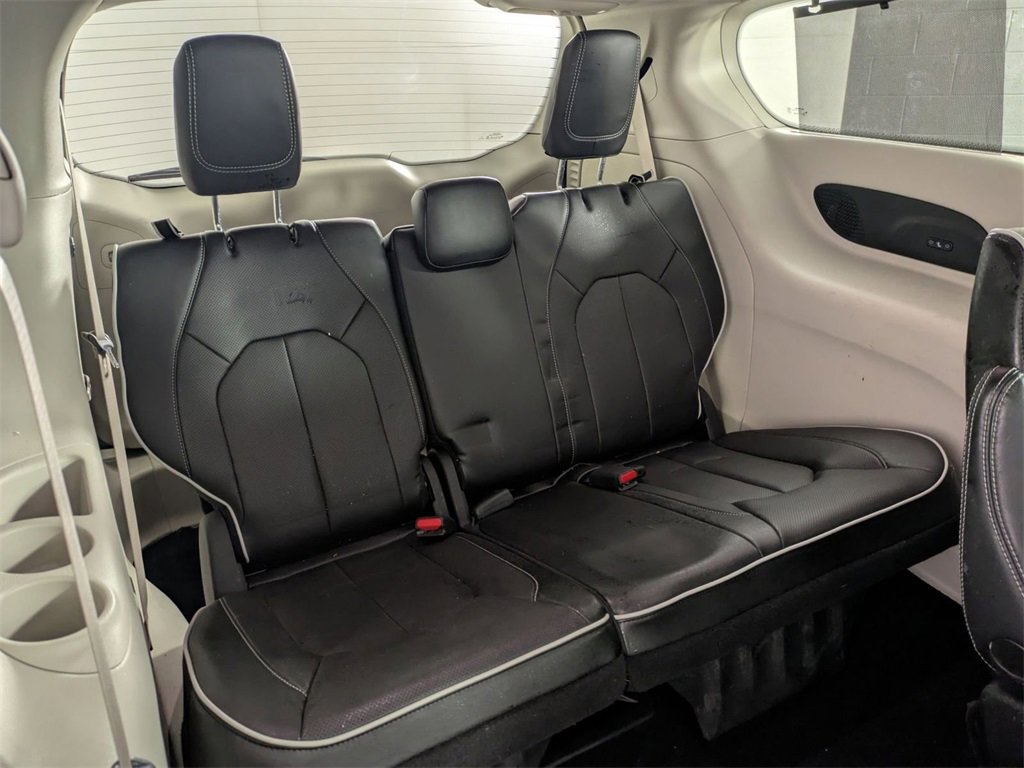 Certified 2022 Chrysler Pacifica Limited image 33