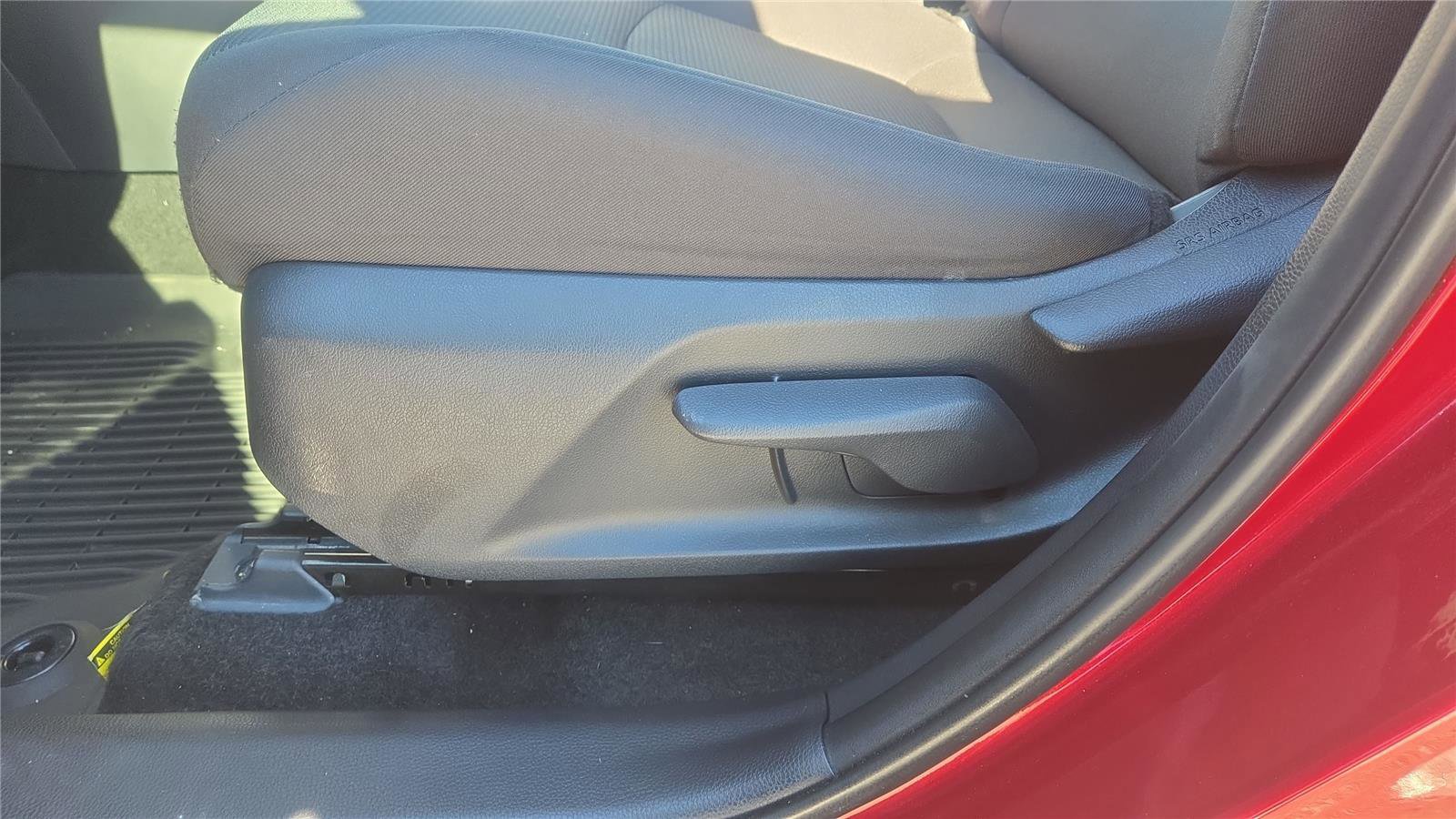 Used 2021 Toyota RAV4 LE image 24