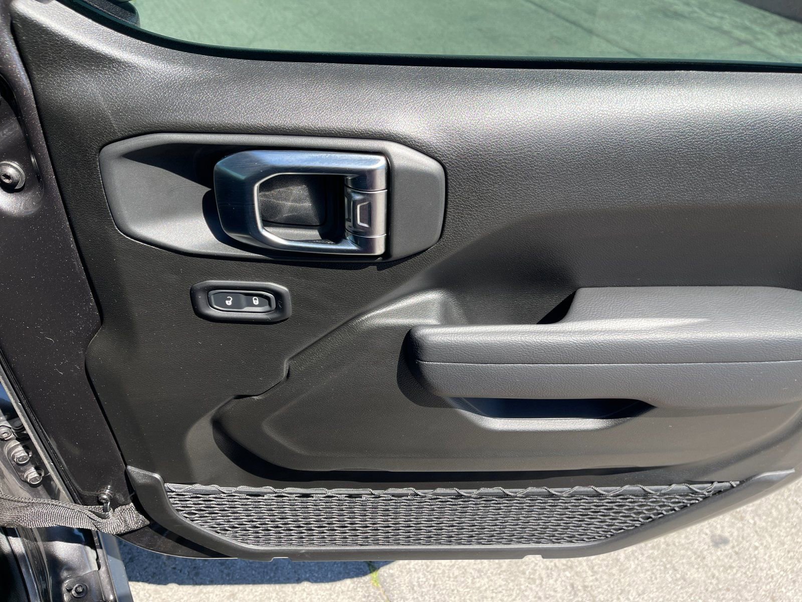 Used 2025 Jeep Gladiator Rubicon AWD/4WD image 18