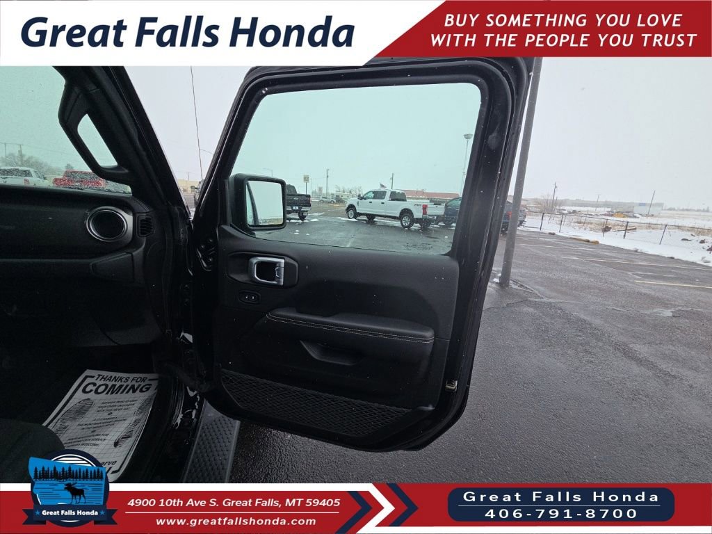 Used 2021 Jeep Wrangler Unlimited Sahara w/ Cold Weather Group image 17