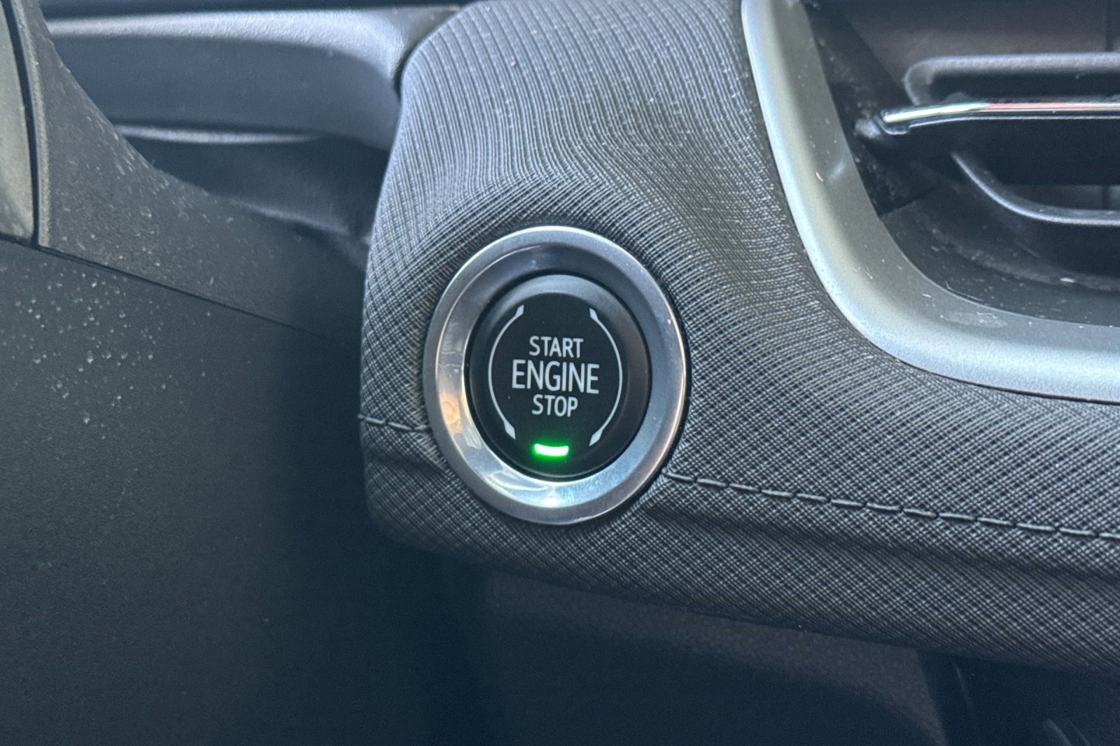 Used 2025 Chevrolet TrailBlazer LT image 32