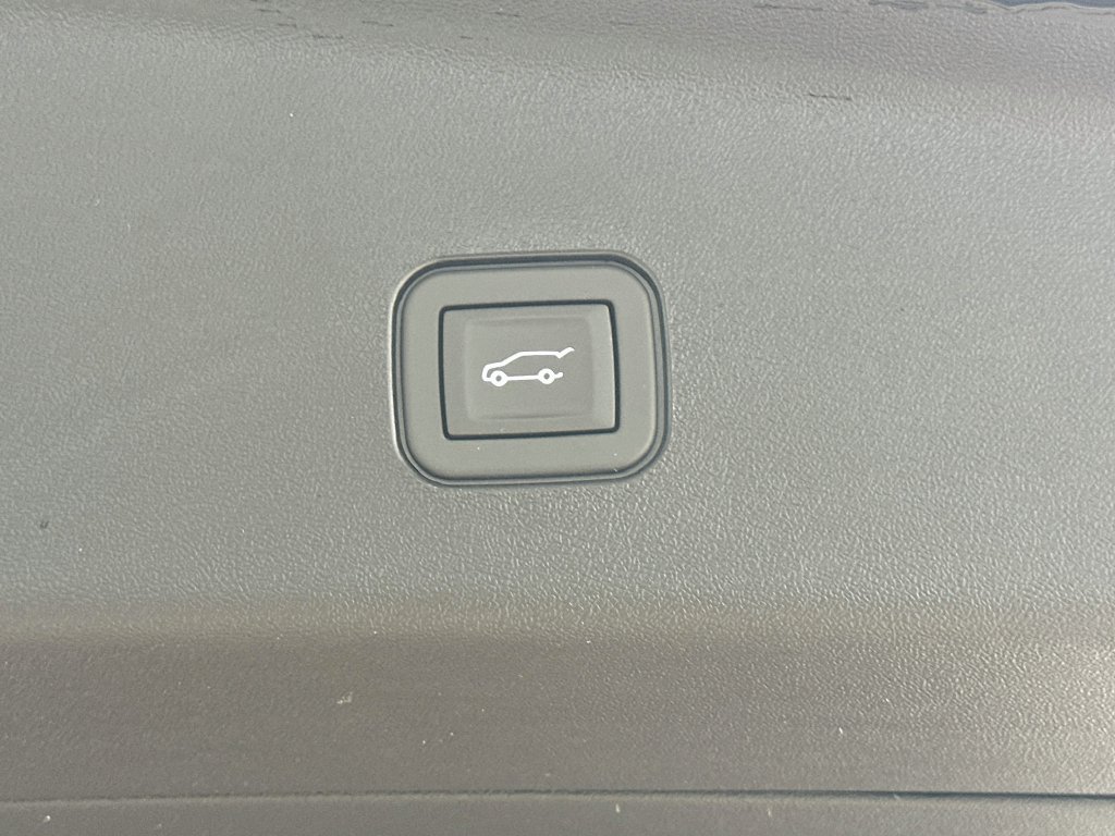 New 2027 Cadillac Vistiq Sport w/ LPO, Floor Liner Package AWD/4WD image 33
