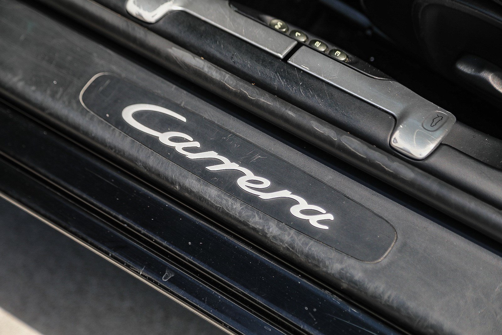 Used 2000 Porsche 911 Carrera RWD image 27