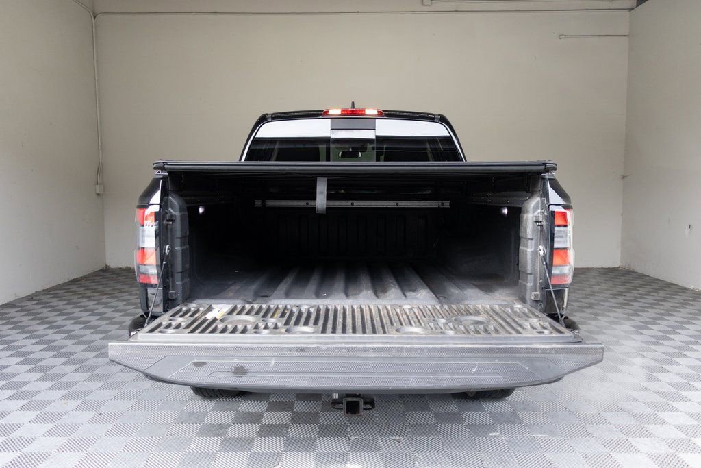 Used 2024 Nissan Frontier SV w/ SV Convenience Package RWD image 16