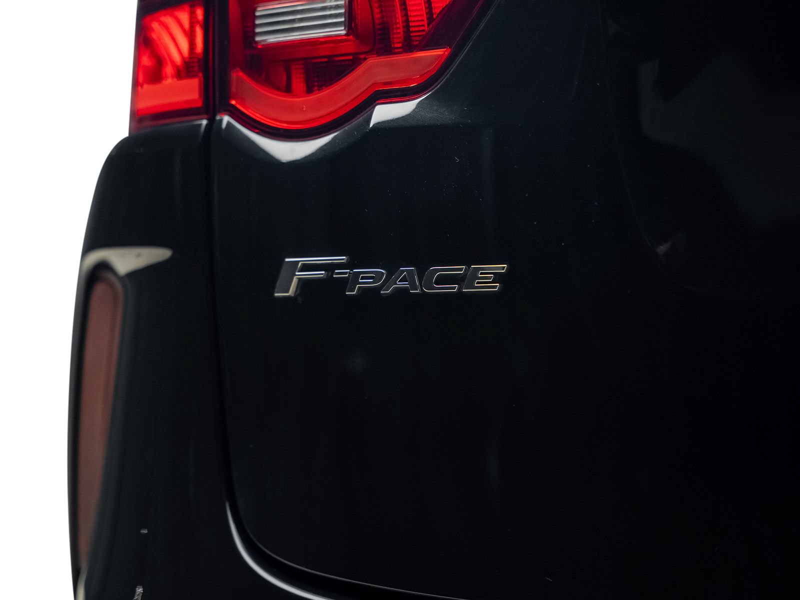 Used 2020 Jaguar F-PACE SVR AWD/4WD image 16