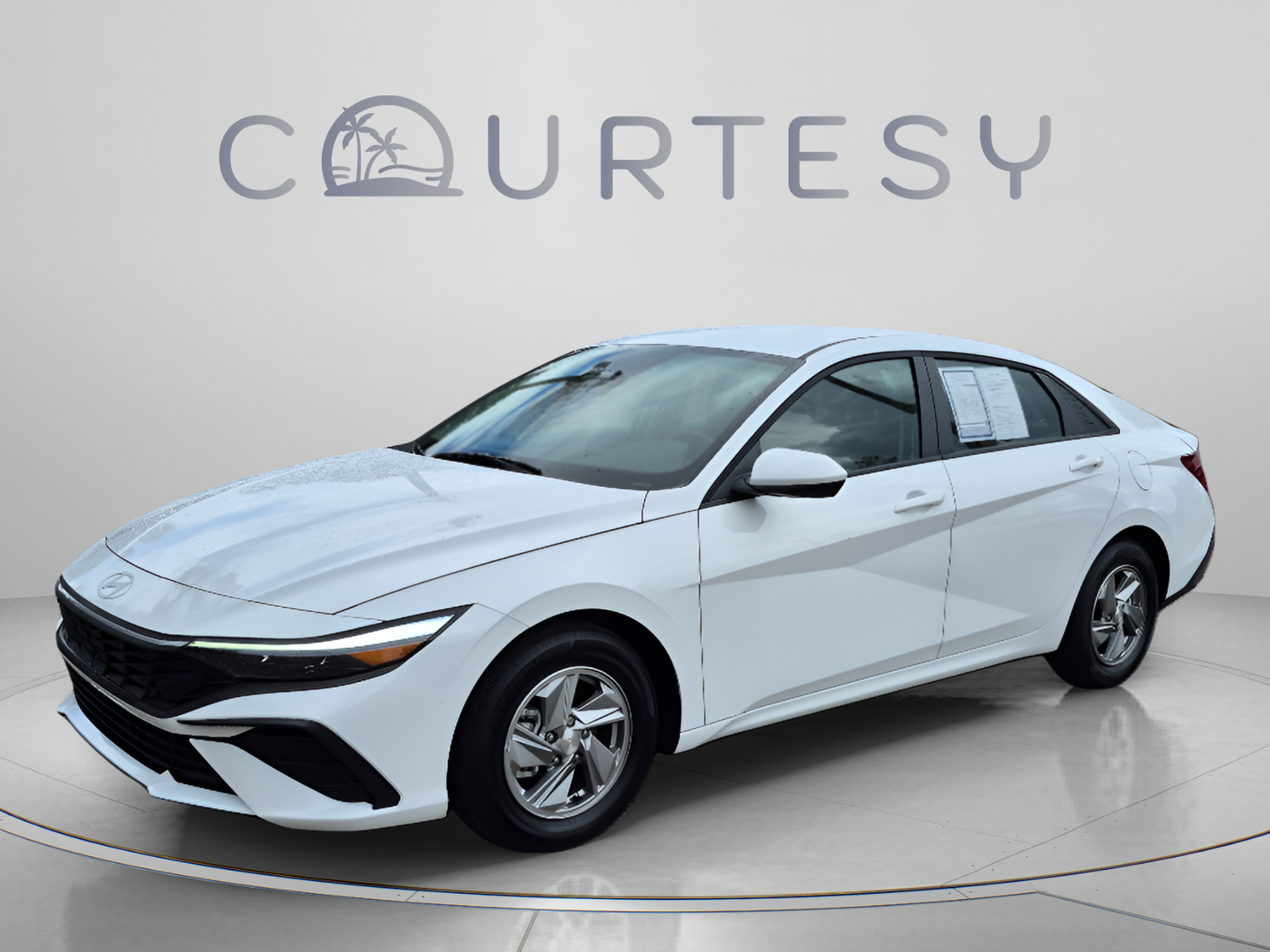 Used 2025 Hyundai Elantra SE FWD image 1