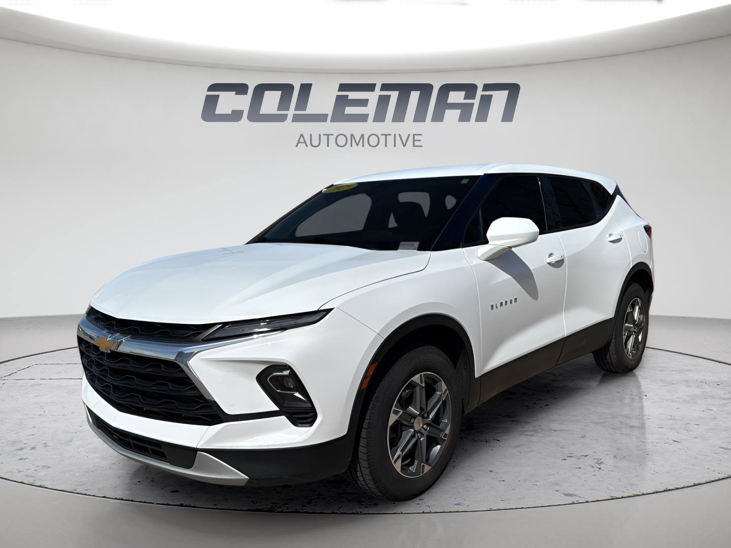 Used 2025 Chevrolet Blazer LT image 1