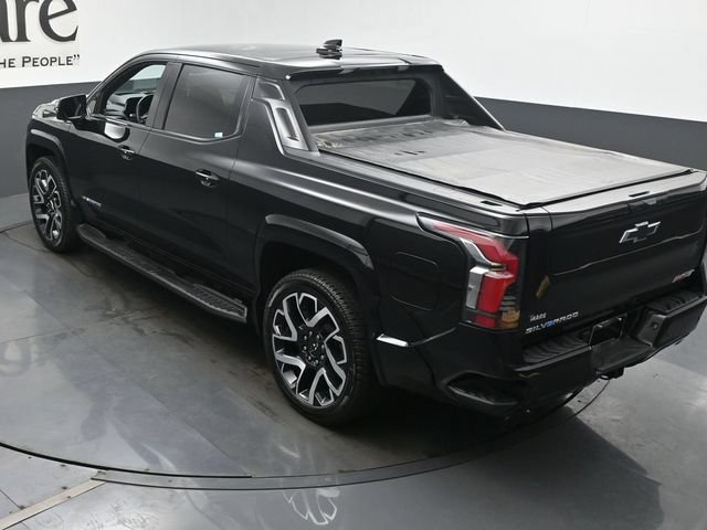 Used 2024 Chevrolet Silverado EV RST AWD/4WD image 40