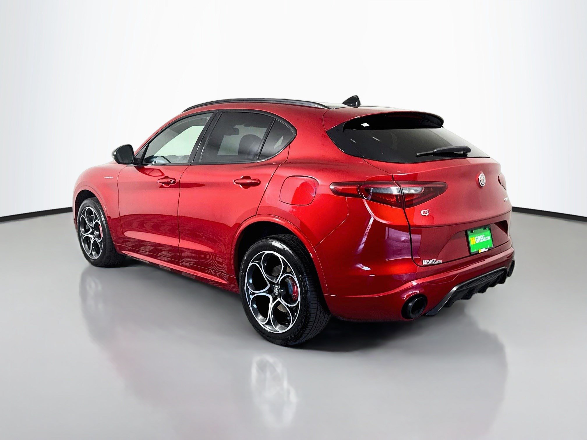 Used 2023 Alfa Romeo Stelvio Veloce AWD/4WD image 7
