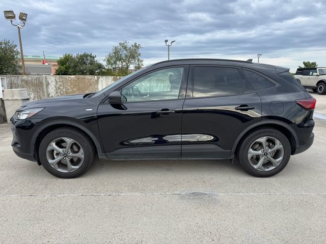 Used 2025 Ford Escape ST-Line FWD image 4