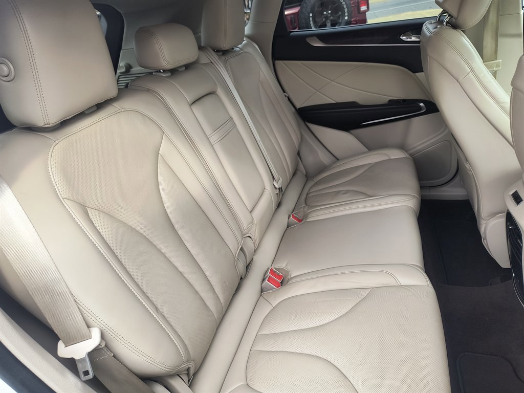 Used 2019 Lincoln MKC Reserve w/ MKC Climate Package image 27
