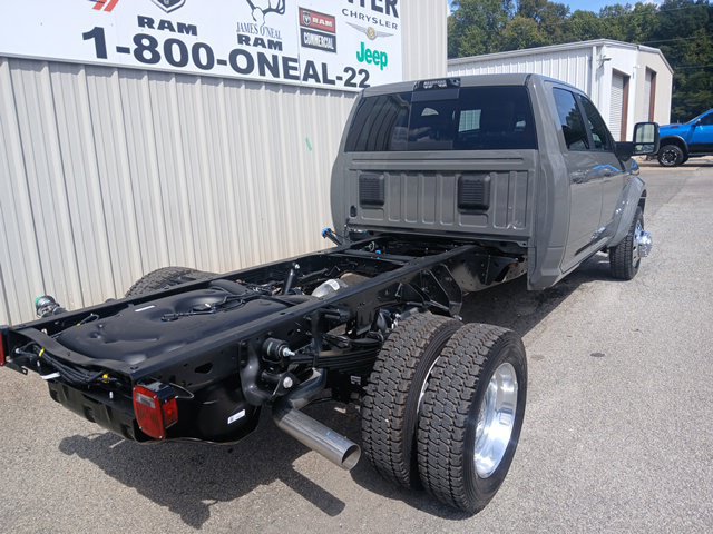 New 2027 RAM 4500 4x4 Crew Cab DRW w/ Laramie Trim Package image 3