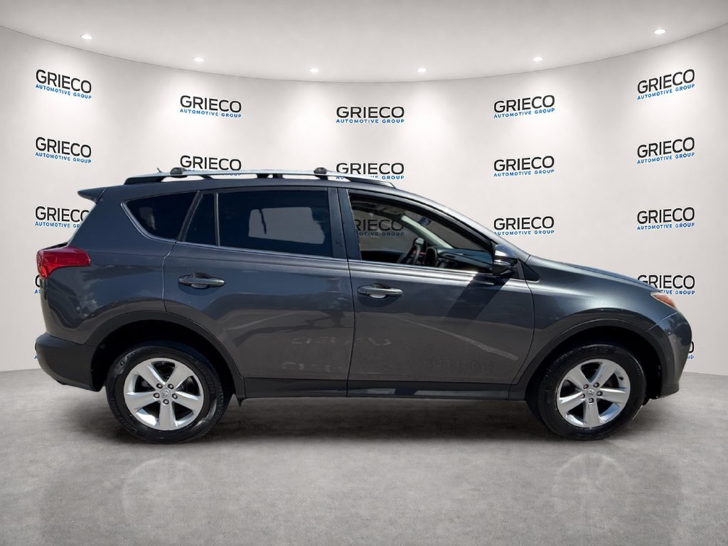 Used 2013 Toyota RAV4 XLE AWD/4WD image 8