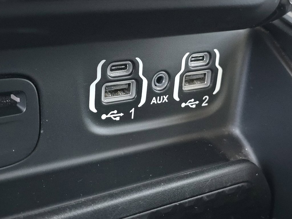 Used 2019 RAM 1500 Laramie image 11