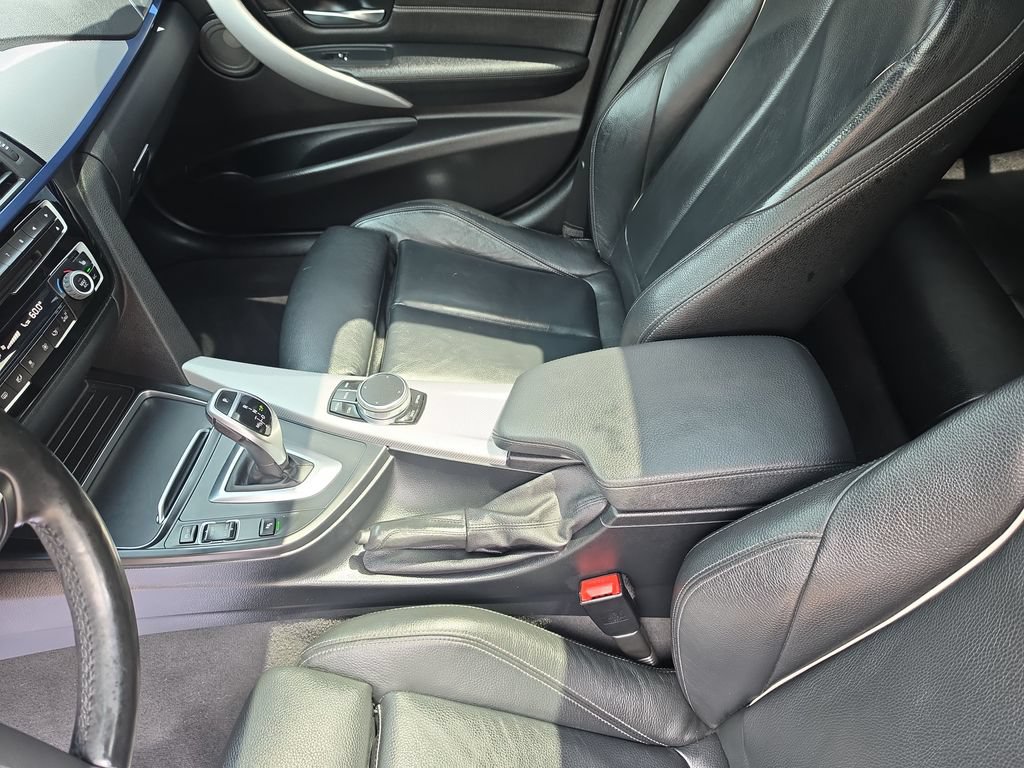 Used 2018 BMW 340i xDrive Sedan w/ Premium Package AWD/4WD image 27