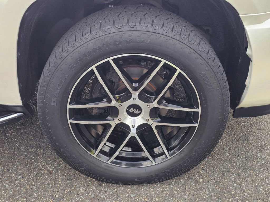 Used 2013 Cadillac Escalade Luxury AWD/4WD image 31