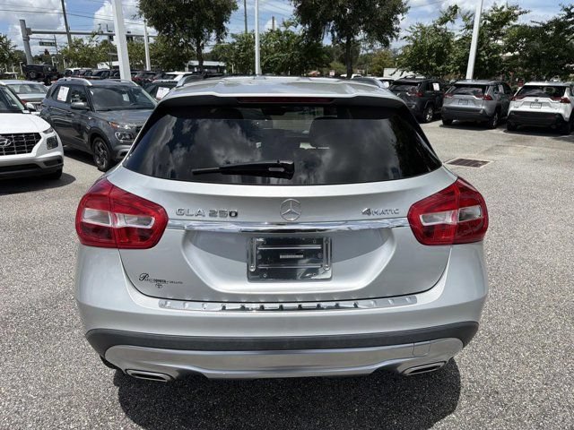 Used 2017 Mercedes-Benz GLA 250 4MATIC image 3