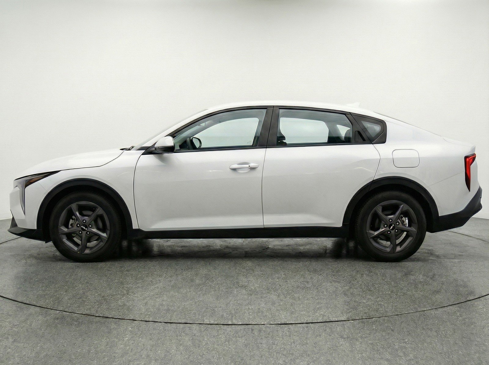 Used 2025 Kia K4 LXS FWD image 3