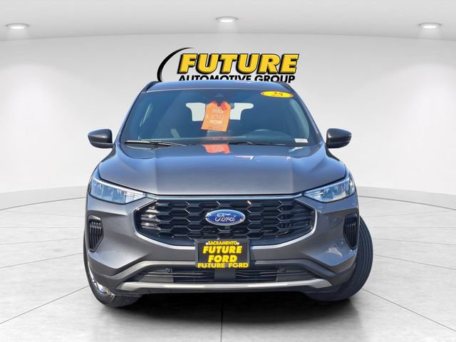 Used 2025 Ford Escape ST-Line AWD/4WD image 2