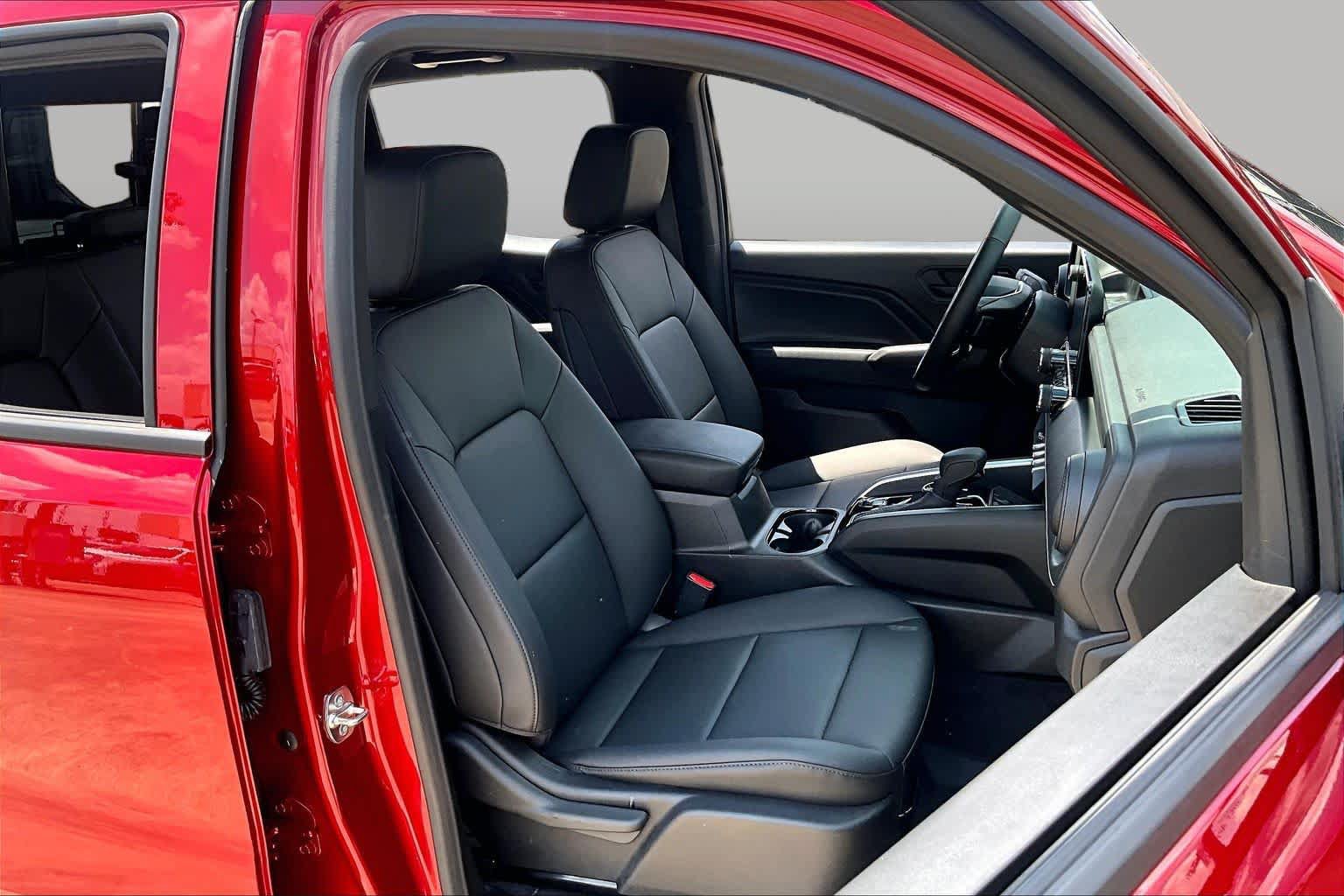 Used 2026 Chevrolet Colorado Trail Boss AWD/4WD image 9
