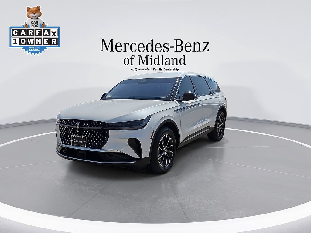 Used 2024 Lincoln Nautilus Premier AWD/4WD image 4