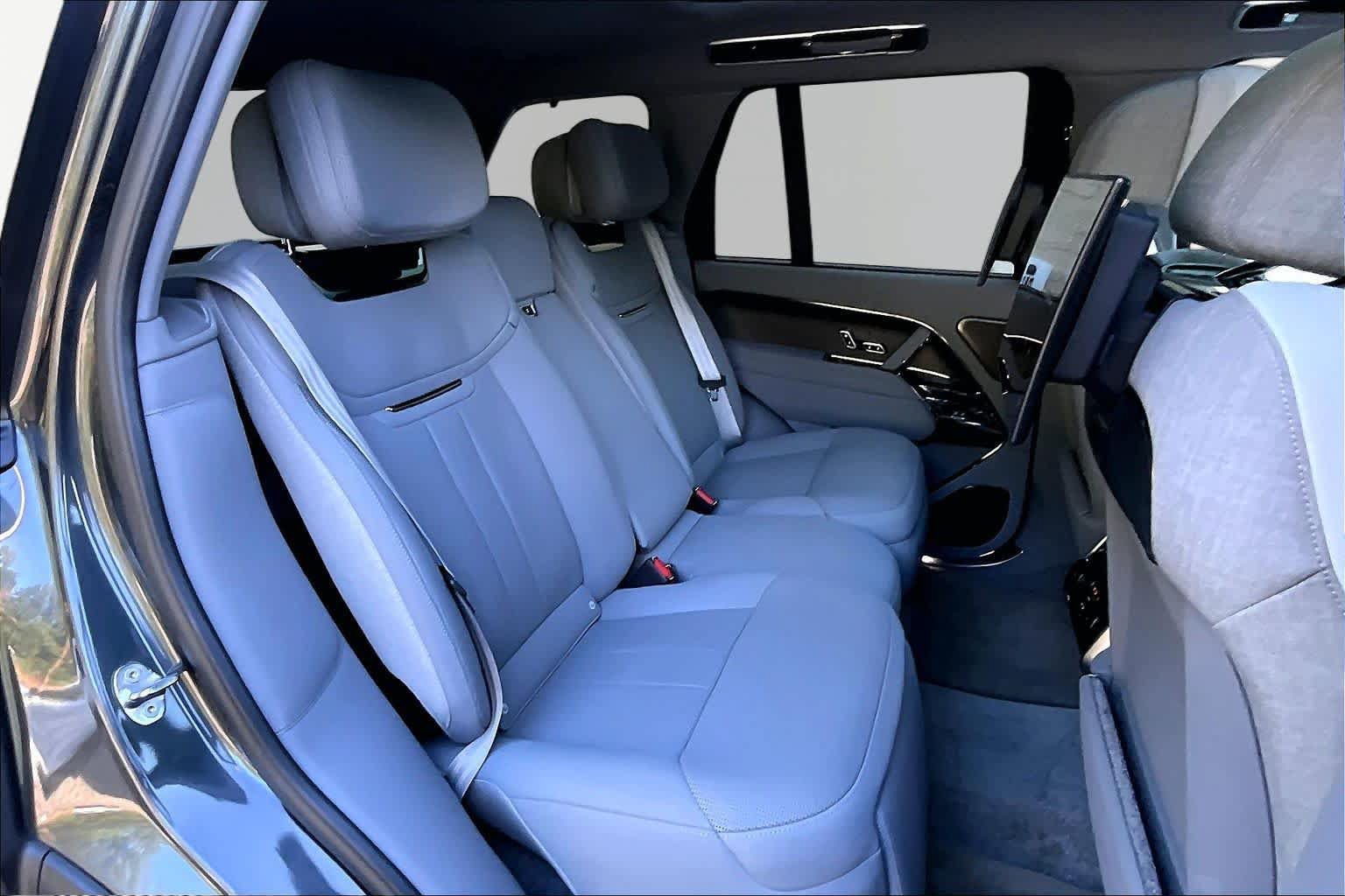 Used 2023 Land Rover Range Rover SV AWD/4WD image 20