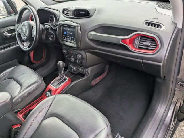 Used 2019 Jeep Renegade Trailhawk image 19