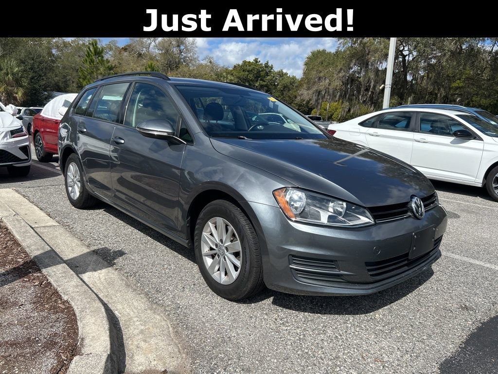 Used 2017 Volkswagen Golf S image 11