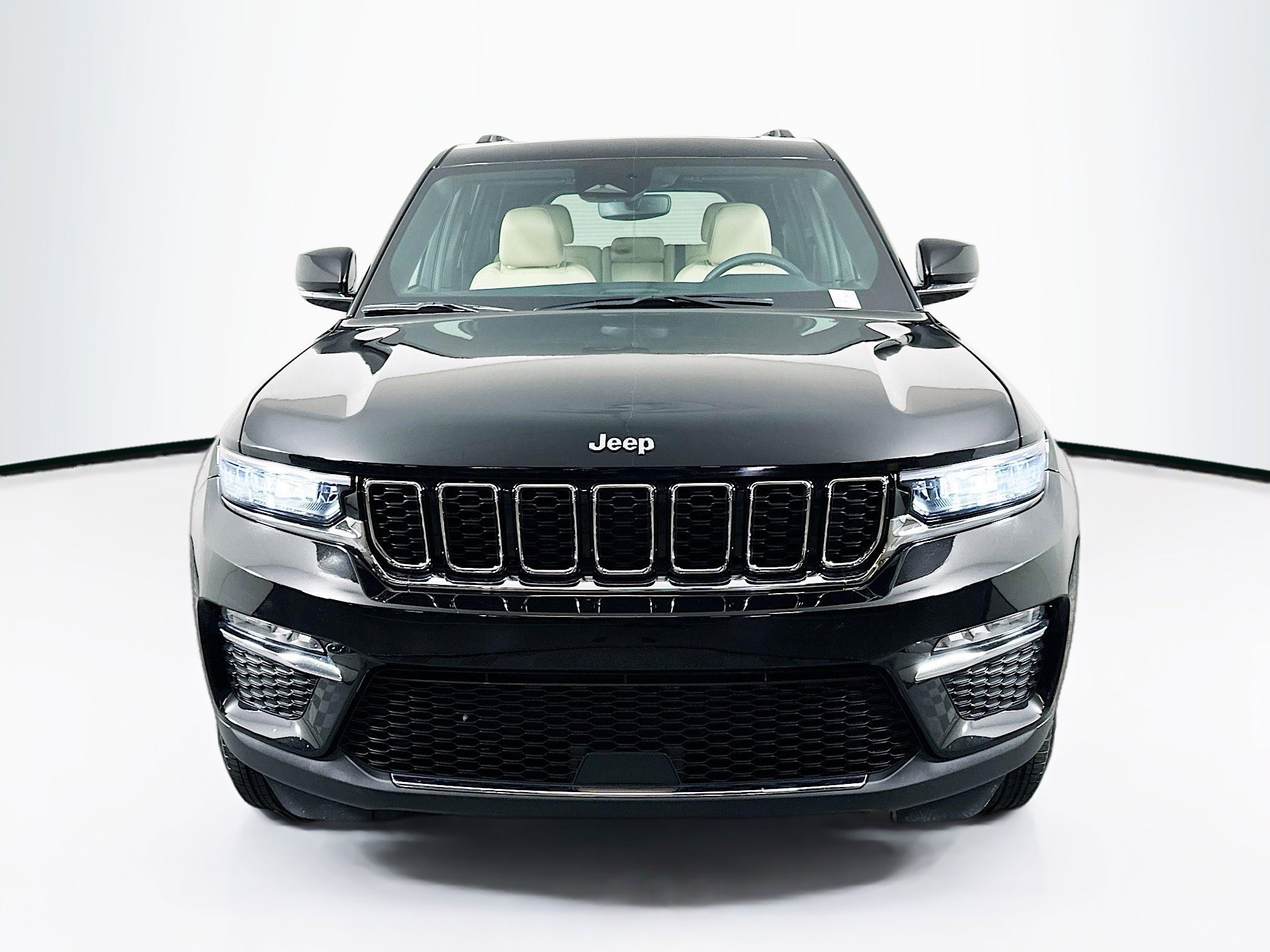 Used 2023 Jeep Grand Cherokee 4WD 4xe image 2