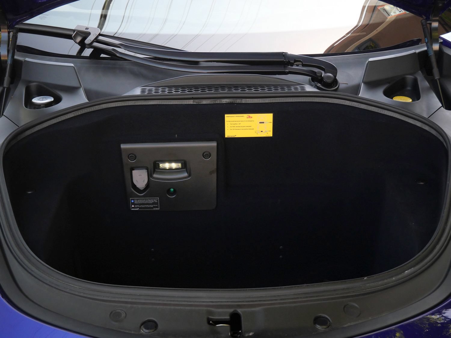 Used 2023 McLaren Artura RWD image 25
