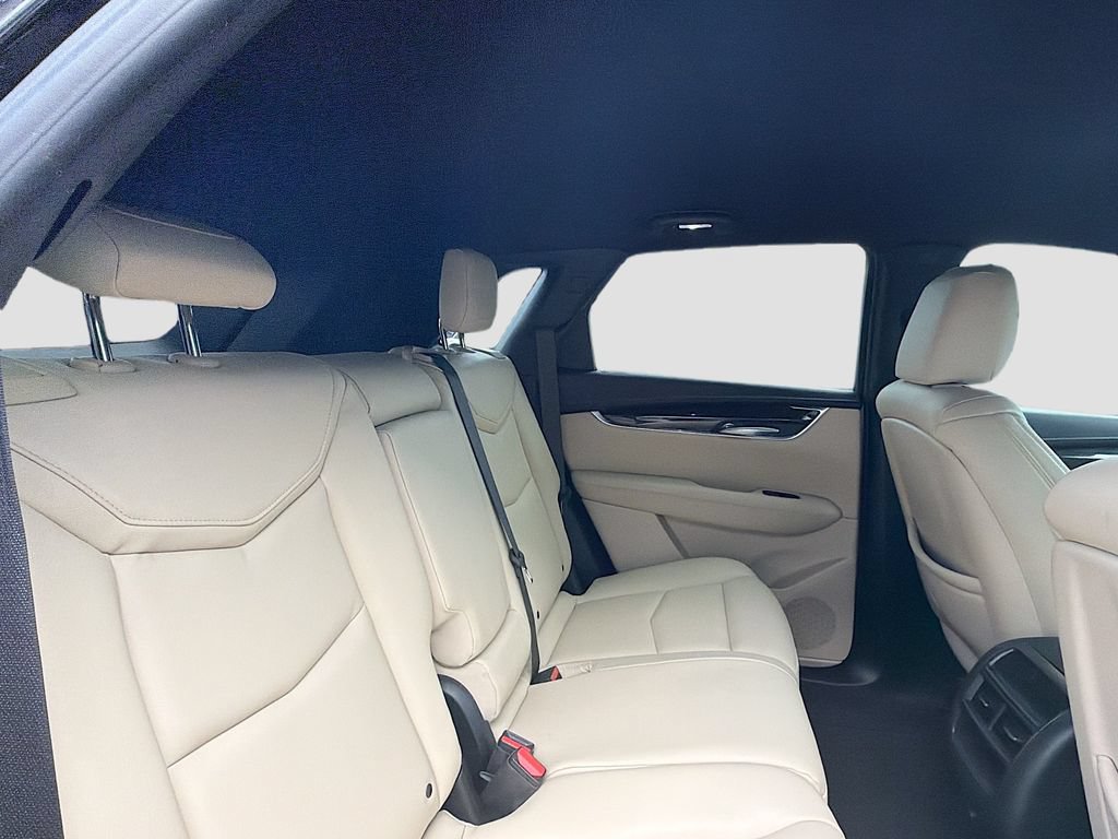 Used 2018 Cadillac XT5 FWD image 30