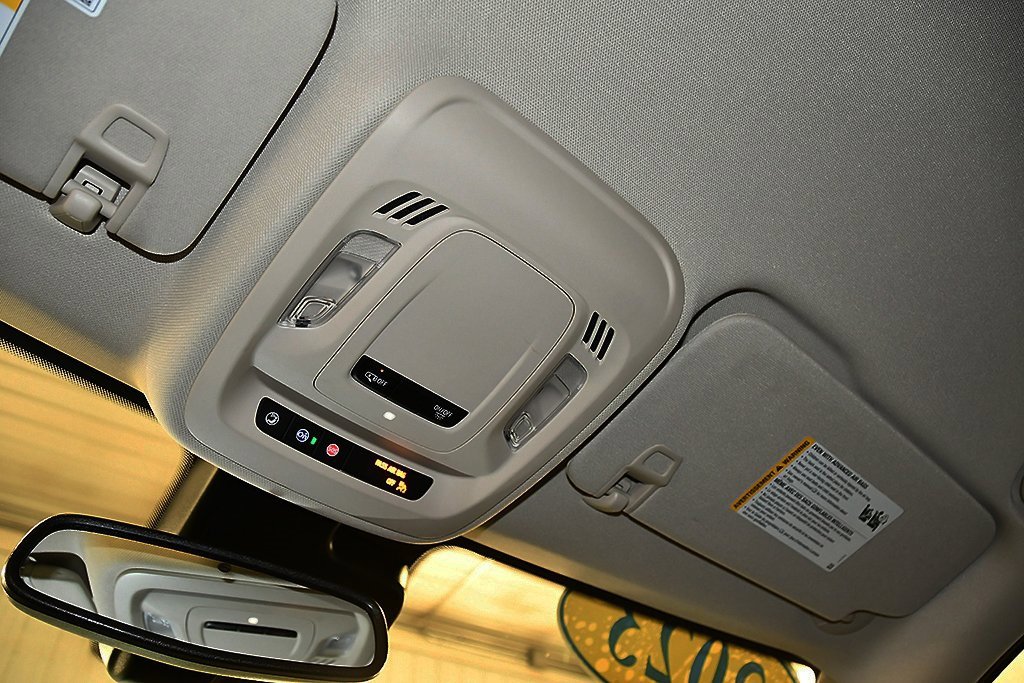 Used 2023 Buick Envision Essence image 23