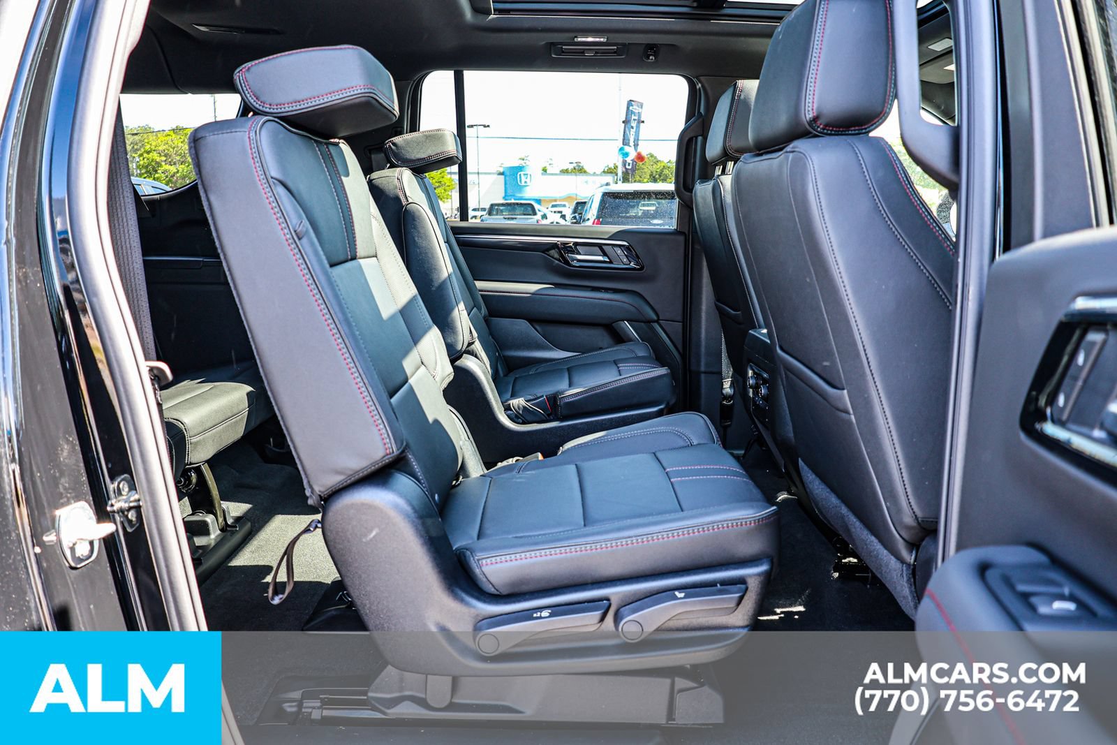 Used 2025 Chevrolet Suburban RST w/ Comfort Package AWD/4WD image 22