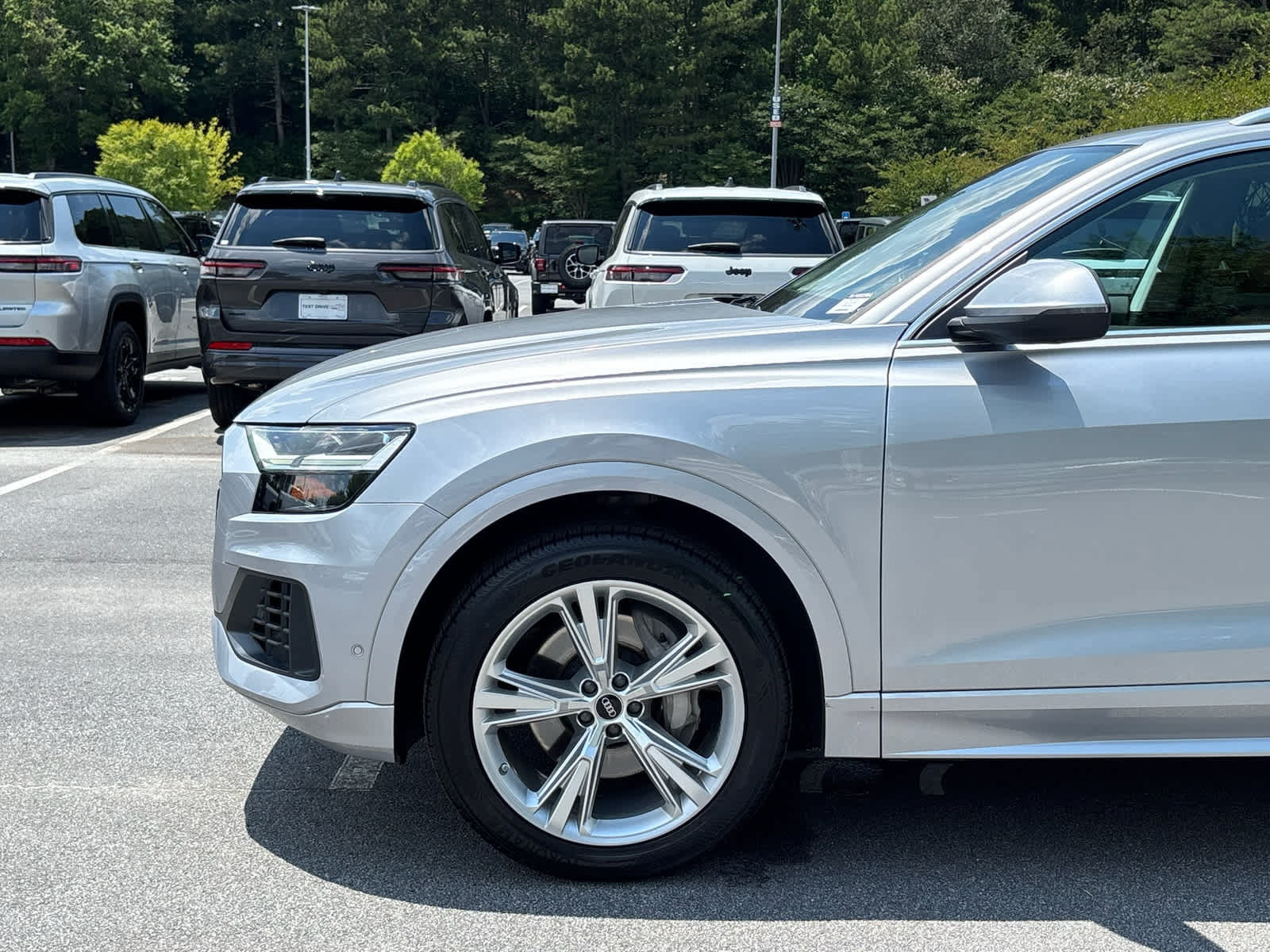 Used 2022 Audi Q8 Premium AWD/4WD image 12