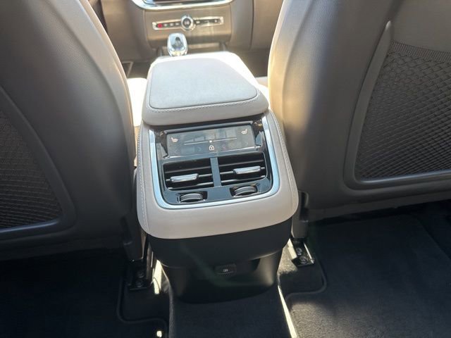 Certified 2025 Volvo XC90 B6 Plus image 17