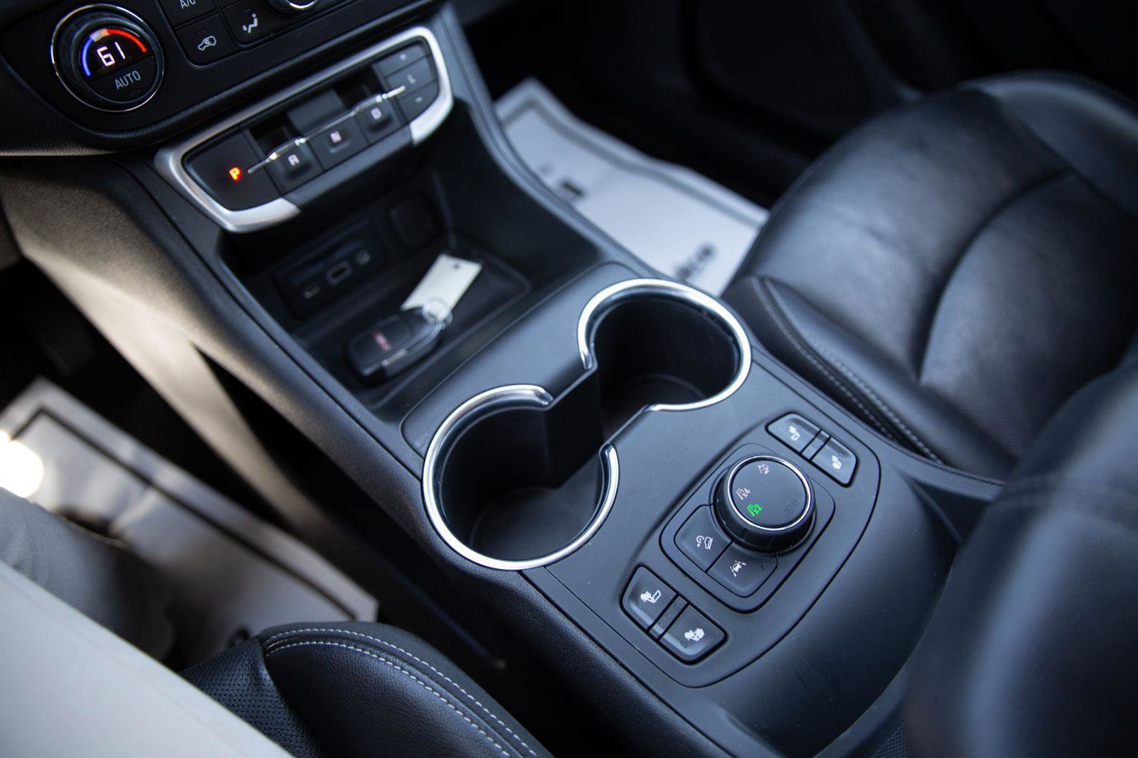 Used 2022 GMC Terrain SLT image 16