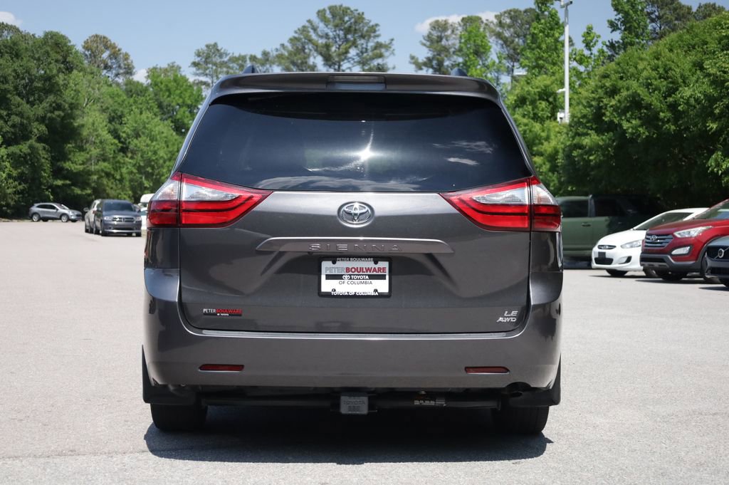 Used 2017 Toyota Sienna LE AWD/4WD image 4